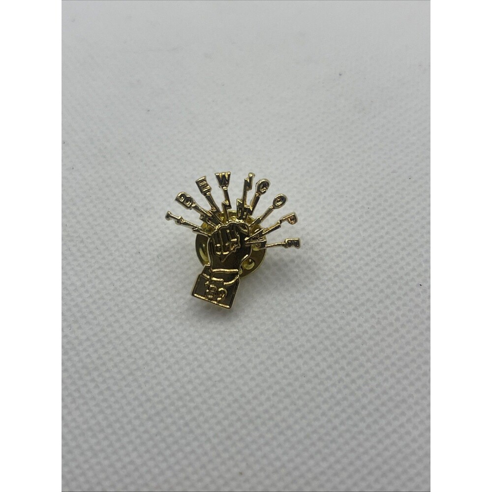 Ibew Cope '89 Lapel Pin Electrical Workers Union Gold Color Fist Lightning Bolts - Picture 3 of 3
